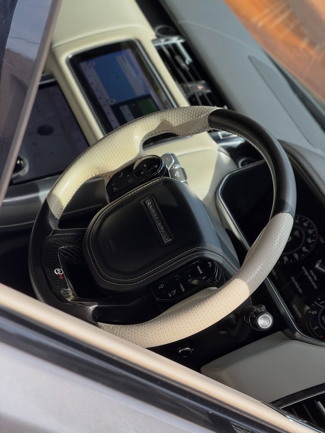 Range Rover interior detail